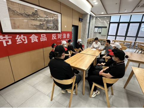 福建省图书馆召开“节约粮食、反对浪费”主题会议
