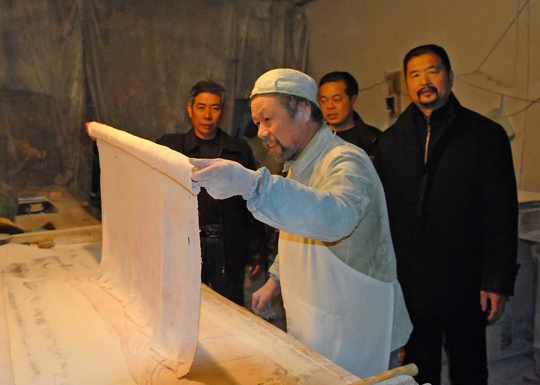 福州肉燕是浦城姚金寿传来的，姚金寿的第四代弟子刘通林向陈君凡展示其打燕皮的手艺