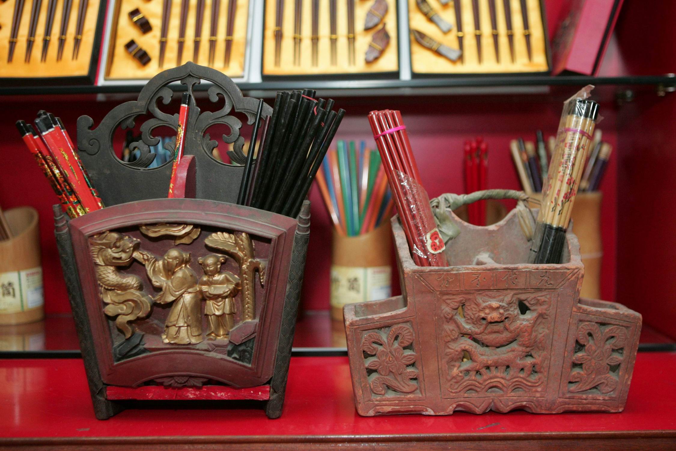 福州民天筷子厂的车间，采用的仍是传统的漆箸制作工艺 (1).jpg