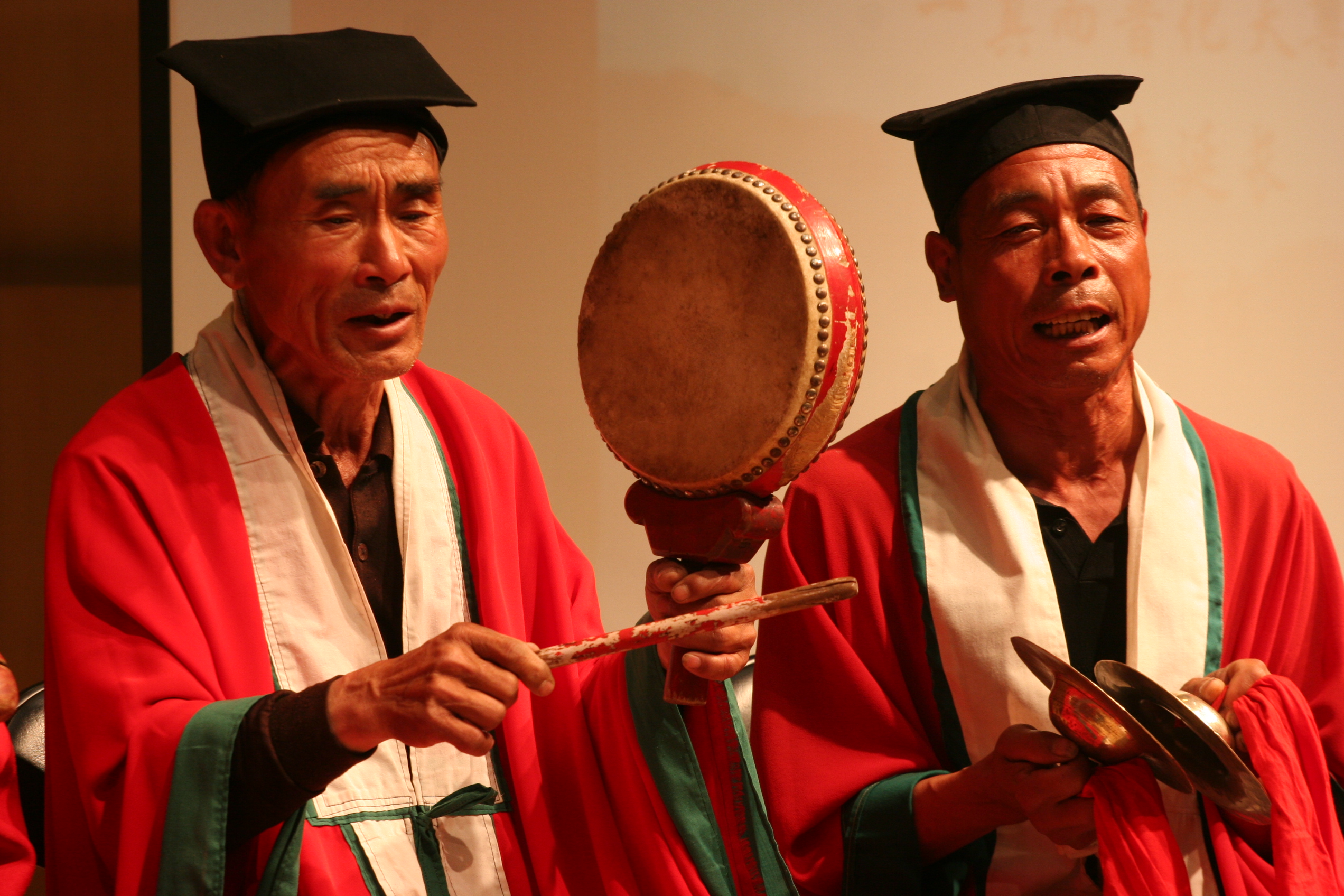 2008年5月，海峡两岸民俗文化节上，连江道士现场表演道教音乐 (6).jpg